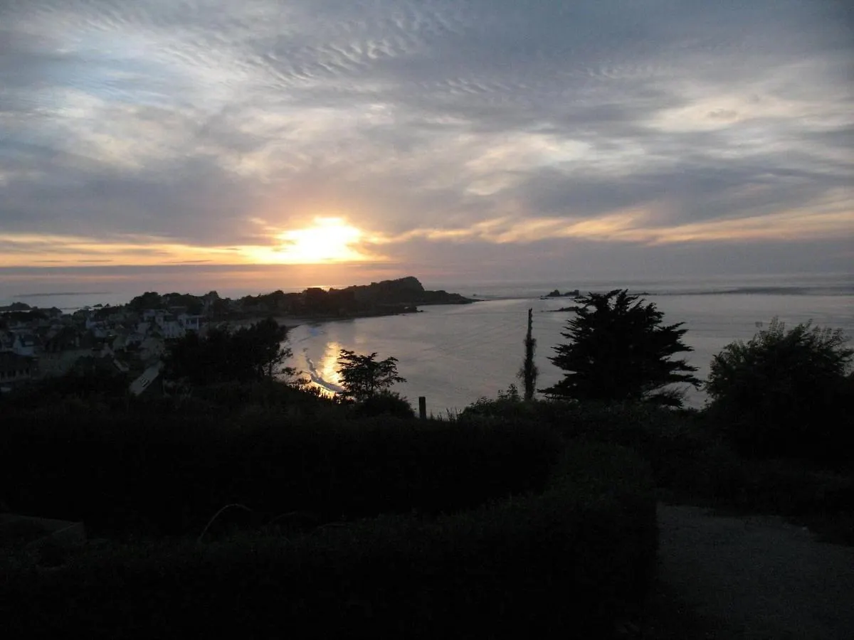 Charming Holiday Home 50 M From The Sea Plougasnou