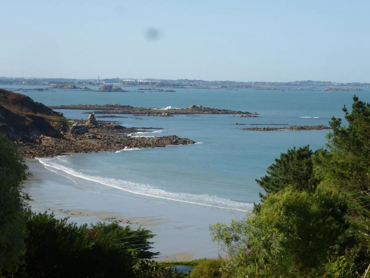 Charming Holiday Home 50 M From The Sea Plougasnou